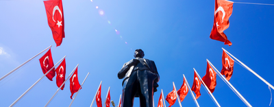 Bayrak Temalı Atatürk Resimler ile Ruhunuzu Yansıtan Duvar Dekorasyon Fikirleri