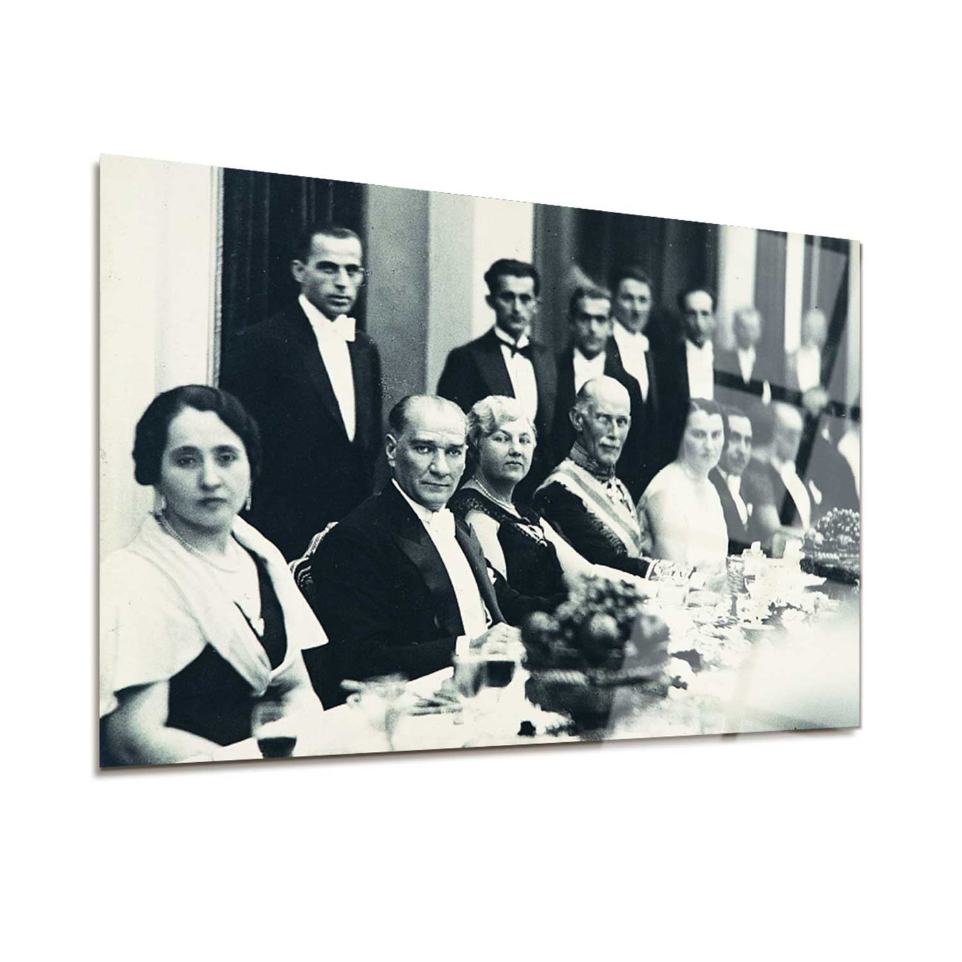 SSCB Rus Büyükelçisi Y. Z. Surits'in Atatürk İçin Verdiği Diplomatik Yemek Cam Tablo - ATC017