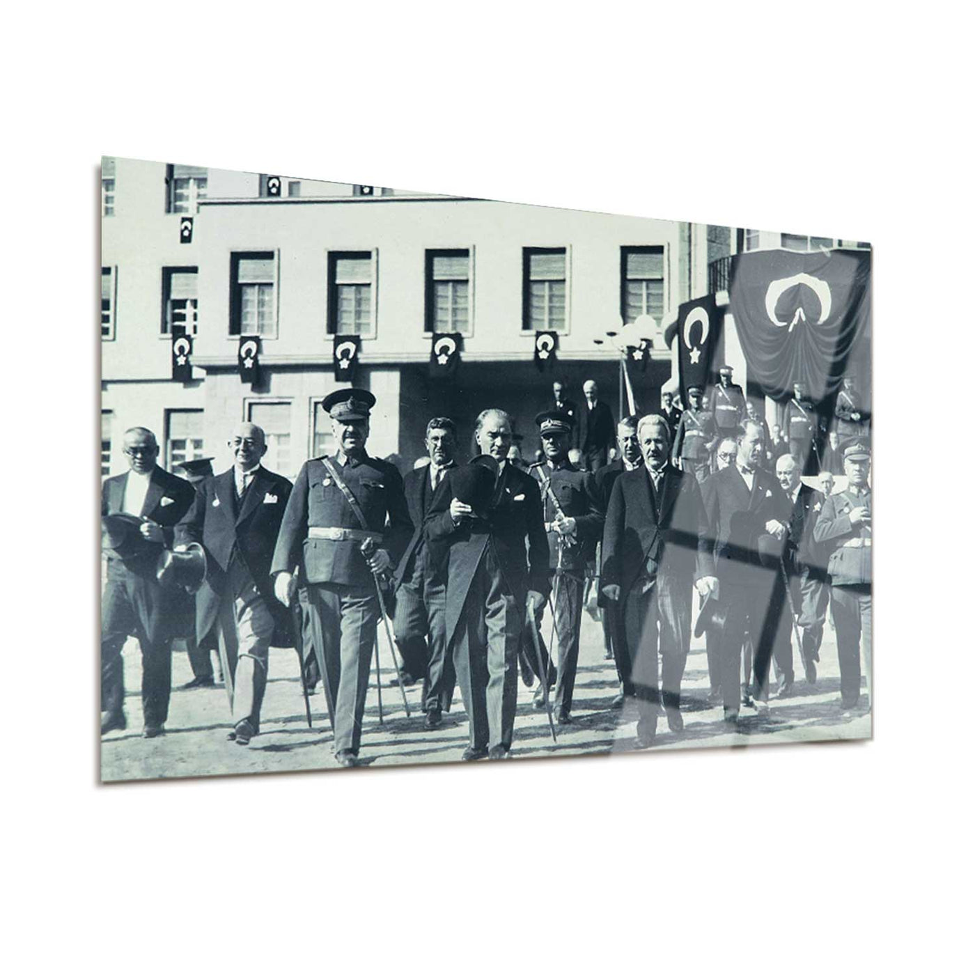 Atatürk Genelkurmay ve Milli Savunma Bakanlığı Binasının Hizmete Açılış Töreninde Cam Tablo - ATC012
